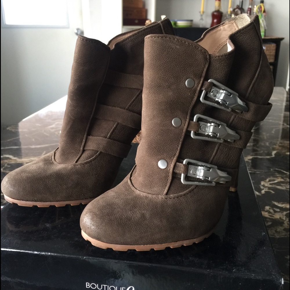 Boutique 9 Leather Booties